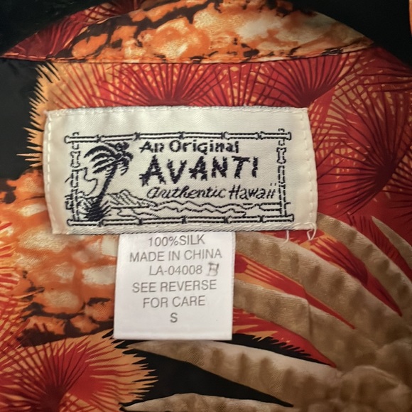 Silk Hawaiian blouse with hawk - Picture 2 of 3